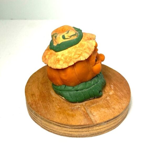 Vintage Poly Resin Pumpkin Figurine Jack-o-Lantern Wood Mount Hand Made Painted - Picture 4 of 6